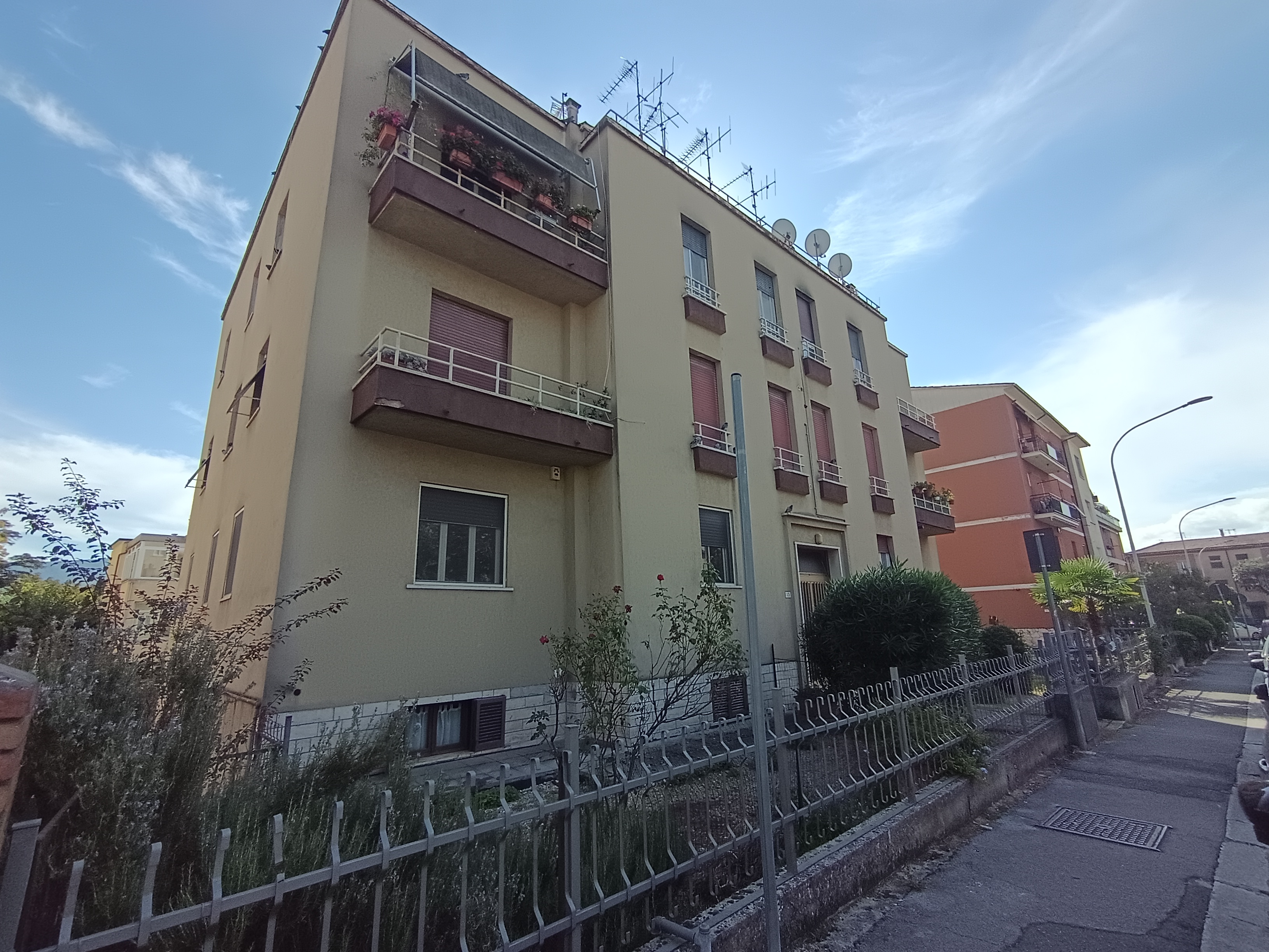 Trilocale semicentrale pressi La Passeggiata